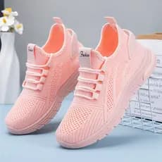 Sapatos femininos único 2026 verão novo estilo moda sapatos casuais voando tecido malha sapatos atacado respirável cor s