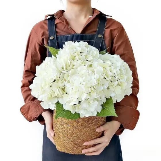 5 grupos de hortênsias artificiais grandes para decoração de casamento em casa