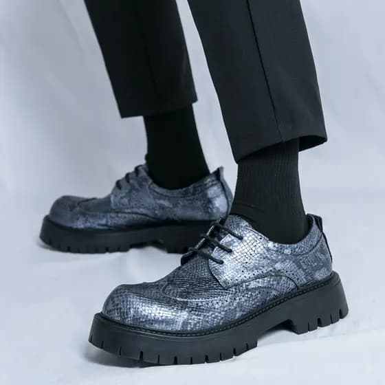 Sapatos de couro masculino aumento interno estilo britânico dedo grande sola grossa Derby sapatos masculinos de alta qua