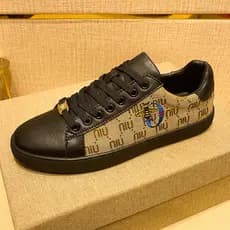 Estação europeia Street Wear pequena abelha sapatos masculinos influenciador venda quente presbiopia preto tênis casuais