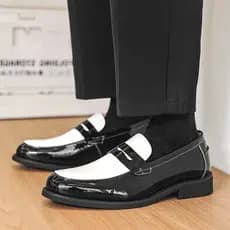 Juventude versão coreana na moda mocassins de couro envernizado brilhante deslizamento em sapatos de couro negócios casu
