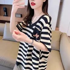 Roupas femininas Plus Size 2025 verão novo estilo versão coreana com decote em V listrado camiseta de manga curta solta