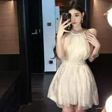 Vestido branco com renda cravejada de diamantes, ombro de fora, gola halter, 2025, novo estilo, sensação de alta qualida