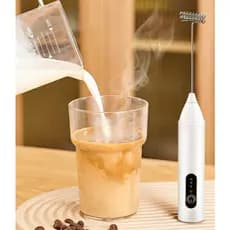 Mini Mixer Elétrico Portátil – Misturador de Bebidas e Ovos com Bateria Modelo 008