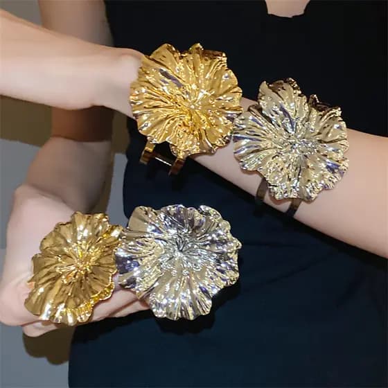 Pulseira Aberta De Dupla Camada Com Flor Plissada De Metal , Simples E Moderna