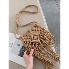 Bolsa de palha boêmia feita à mão com borla de um ombro