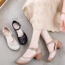 Mãe sapatos de couro macio Real fivela sandálias mão-bordado buraco sapatos oco verão confortável sapatos femininos sapa