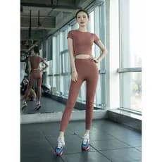 Com almofada no peito roupas de Yoga terno feminino manga curta camiseta topo esportes roupas de Fitness Pilates roupas