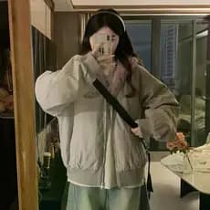 2026 novo estilo temperamento francês elegante gola de pele com capuz acolchoado jaqueta feminina 2026 inverno High-End