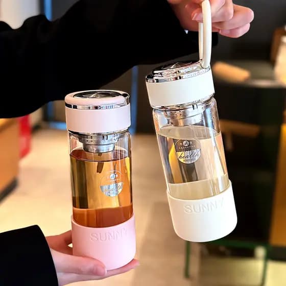 Copo de água de vidro feminino portátil xícara de chá separação de água de chá escritório xícara de café 2025 novo estil
