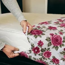 Capa de Colchão Solteiro Microfibra Premium Macia Lavável Resistente Proteção e Estampas Lindas