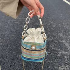 Arco-íris ponte palha balde saco Mini pequeno saco feminino 2025 novo estilo High-End Commuter mensageiro tecido saco do