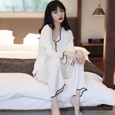 2025 novo estilo iins estilo bom Homewear pijamas senhoras cor sólida fresco leite calças de seda manga longa terno