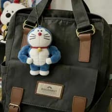 Pingente de Pelúcia Doraemon com Músculos Abdominais, Chaveiro Divertido de Gato Robô Fitness, Boneco de Desenho Animado