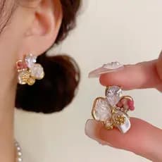[Estoque pronto] Moda doce All-Match estilo feito à mão pérola cravejada de diamantes brincos de flores de cinco pétalas