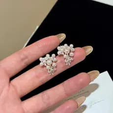 Brincos de pérola com laço de buquê de prata feminino Design de nicho brincos de alta qualidade