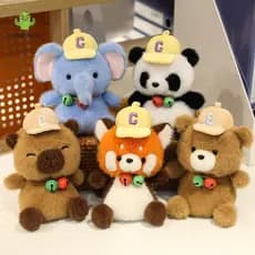 HENGHOME 1 Peça Macio Bonito Panda Boneca De Pelúcia Criança Apany Bonecas Sino Chapéu Capivara Guaxinim Elefante Brinqu