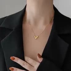 Europeu americano dourado em forma de V brincos colar conjunto moda simples All-Match estilo Metal brincos Design exclus