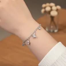 Pulseira Borboleta e Estrela com Zircônia Minimalista Feminina - Brilho Micro Pavé