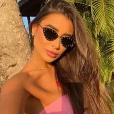 Ladies' sunglasses, travel photography, UV protection, frameless sunglasses