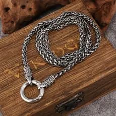 Colar de corrente de aço inoxidável estilo punk viking para uso diário com pingente aberto.
