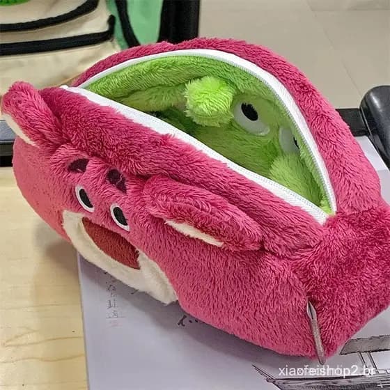 Saco de caneta de pelúcia dupla face de três olhos morango urso dos desenhos animados saco de papelaria de estudante bon