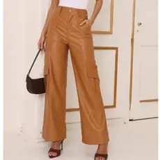 Calça Couro Fake com Bolsos Cargo – Cintura Alta Estilo Fashion
