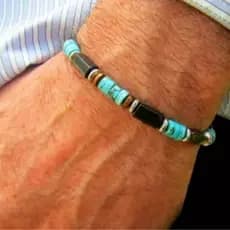 Pulseira de estilo retrô elegante, joia masculina moderna feita à mão com contas de pedra negra e turquesa.