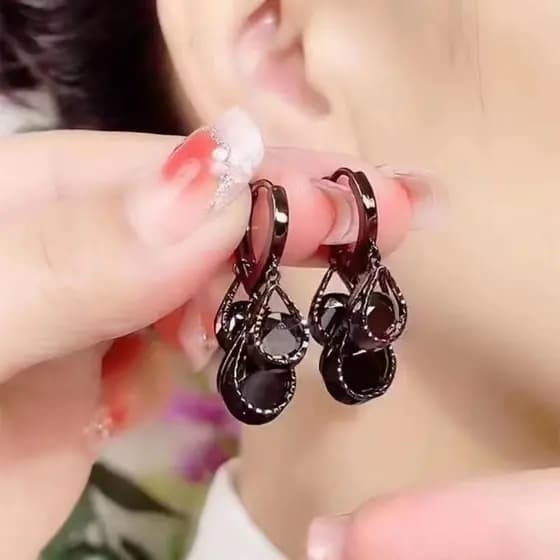 Brincos de cristal preto femininos, pingente pendurado enrolado de strass brilhante, brincos de festa elegantes