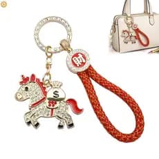 Chaveiro De Carro De Metal Cavalo Pendurado Ornamentos Liga De Zinco Strass Decoração Para Homens Mulheres