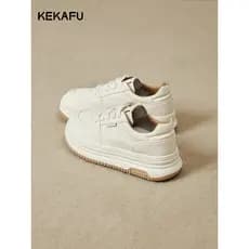 Kekafu sapatos brancos de sola grossa femininos 2026 novo estilo sapatos femininos primavera outono aumentando tênis cas