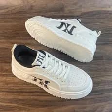 Estilo Super quente sapatos brancos verão respirável sapatos masculinos 2026 novo estilo de sola grossa aumentando espor