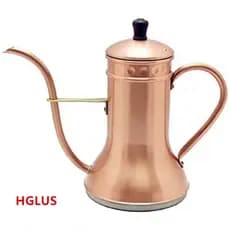 Cafeteira de cobre importada para preparo manual com capacidade de 2,5 litros.
