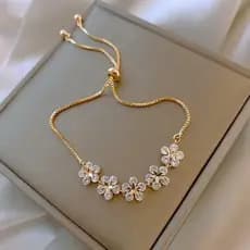 Novas joias de estilo europeu e americano: Pulseira feminina de moda com asas, em formato de coração floral, adornada co