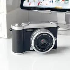 Esta nova câmera digital retrô com sensor CCD e resolução 4K apresenta corpo compacto e portátil
