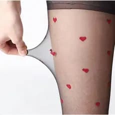 Meia Calça Preta com Corações Vermelhos Plus Size