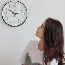 [Estoque pronto] Relógio de parede de 12 polegadas Relógio de parede Relógio de quartzo Moderno Simples Plástico Sala de