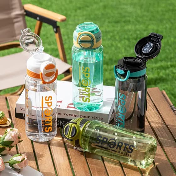 [Estoque pronto] Verão novo estilo copo de plástico duplo para beber grande capacidade copo de palha portátil masculino