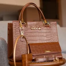 Bolsa Transversal Feminina de Couro Croco com Grande Porta-Moedas e Alça de Ombro