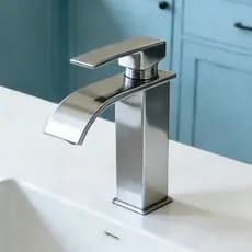 Torneira de banheiro estilo luxo leve, modelo cascata / modelo jato de água