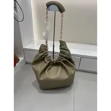 Baojia novo estilo estilo elegante Paul couro 2025 nuvem axilas corrente espremer saco de lixo ombro macio plissado únic