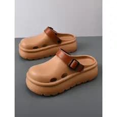 Sandálias masculinas chinelos casais homens mulheres mesmo estilo cinto Design buraco chinelos 2026 novo estilo sapatos