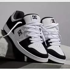 Tênis DC Shoes Skate Preto e Branco Masculino