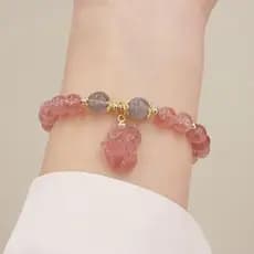 Nova Pulseira de Quartzo Cristal Morango Pixiu para Mulheres com Pingentes de Urso e Raposa