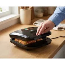 Sanduicheira Grill Multifuncional 2 Em 1 Antiaderente Potente 750w Prensa Dupla Resistente 127v