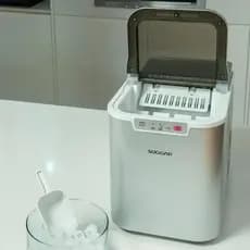 Máquina de Gelo Suggar Ice Maker Prata 15kg/Dia Compacta e Produção Rápida