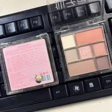 Paleta de sombras de sete cores Fairy Color Bear Baixa saturação cinza rosa sombra reparadora multifuncional paleta mult