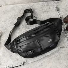 Europeu americano moda masculina pequena bolsa de peito simples Horizontal Crossbody saco de couro rua pequena bolsa de 