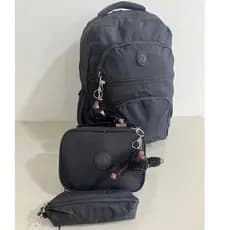Mochilas grandes para meninos e meninas + estojos: itens essenciais para a volta às aulas.