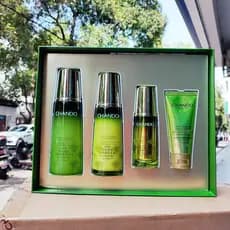 Salão Natural de cedro óleo essencial Yuexiang caixa de presente endurecimento Anti-rugas conjunto de produtos de cuidad